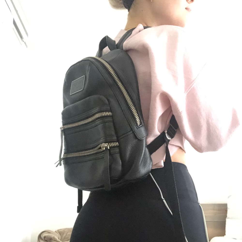 MARC JACOBS LEATHER ZIP BACKPACK - Picture 5 of 6